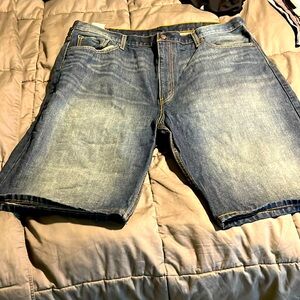 LEVI’S 569 DENIM JEAN SHORTS